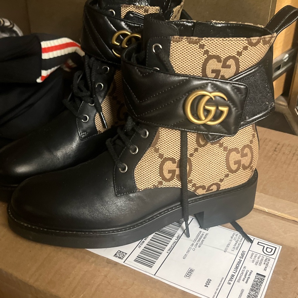 Gucci boots worn twice way to tight - Picture 2 of 8